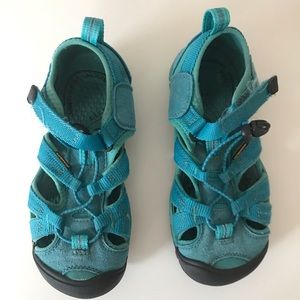 Boys Keen sandals in good condition